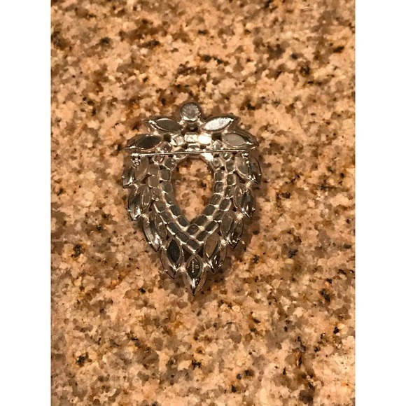 Sarah Covertry Vintage Blue Aurora Borealis Stones on‎ Silver Tone Brooch - Picture 2 of 3